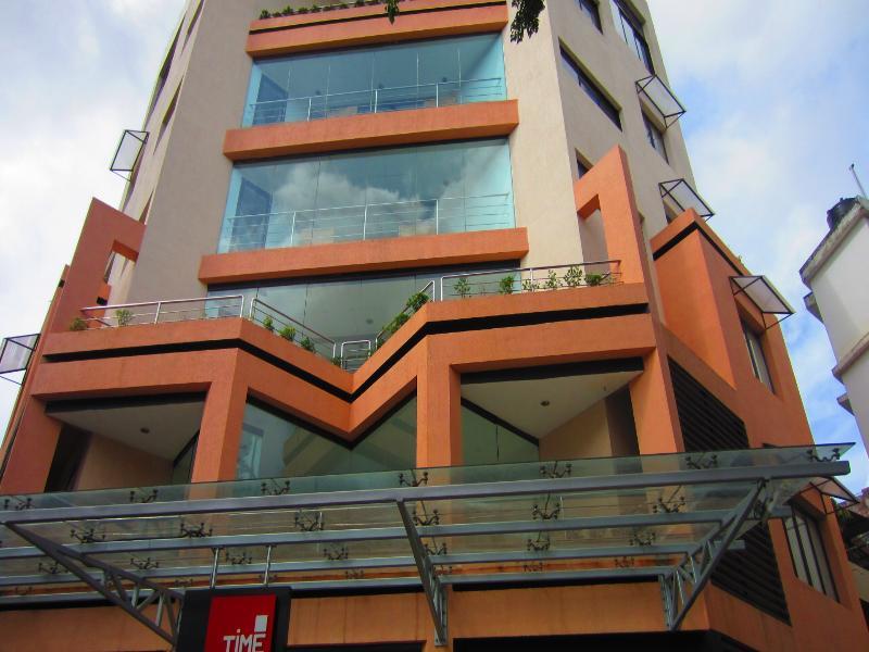 ホテル Treebo Trend Time Square Marine Drive Kochi エクステリア 写真